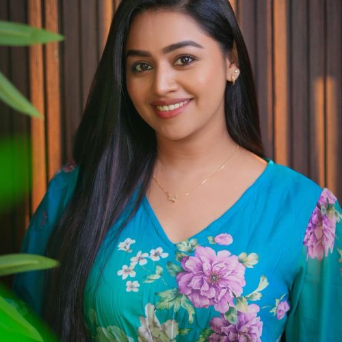Gayathri Yuvraaj Biography -Trenddigit