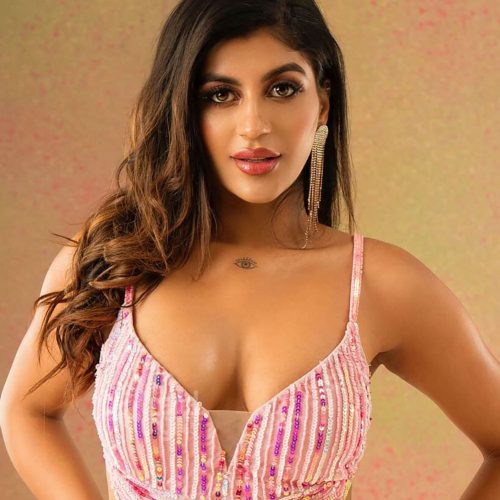 Yashika Aannand Biography Trenddigit